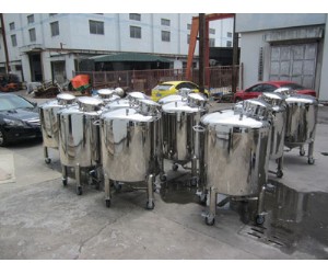 Stainless steel moving tank